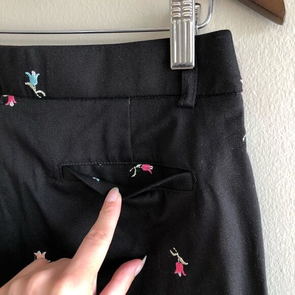 Briggs New York Floral Embroidered Crop Capri Dress Pants Bottoms Black - Picture 10 of 13